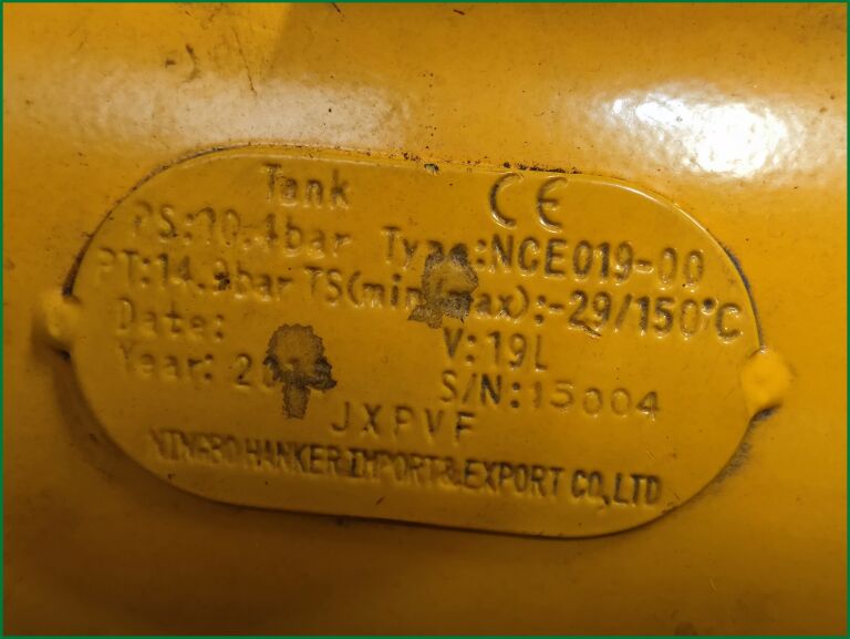 INFLATOR DO UDERZENIOWEGO POMPOWANIA KÓŁ BOMBA