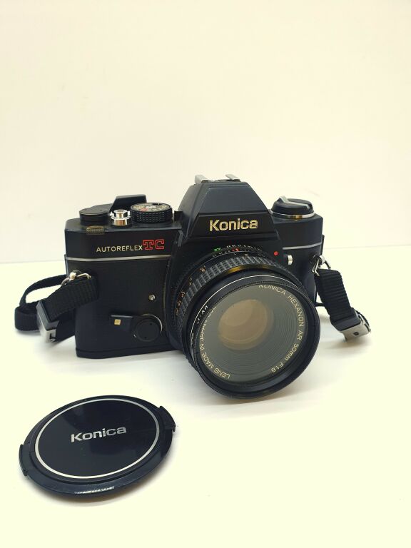 KONICA AUTOREFLEX TC Z OBIEKTYWEM I SOCZEWKĄ +ETU