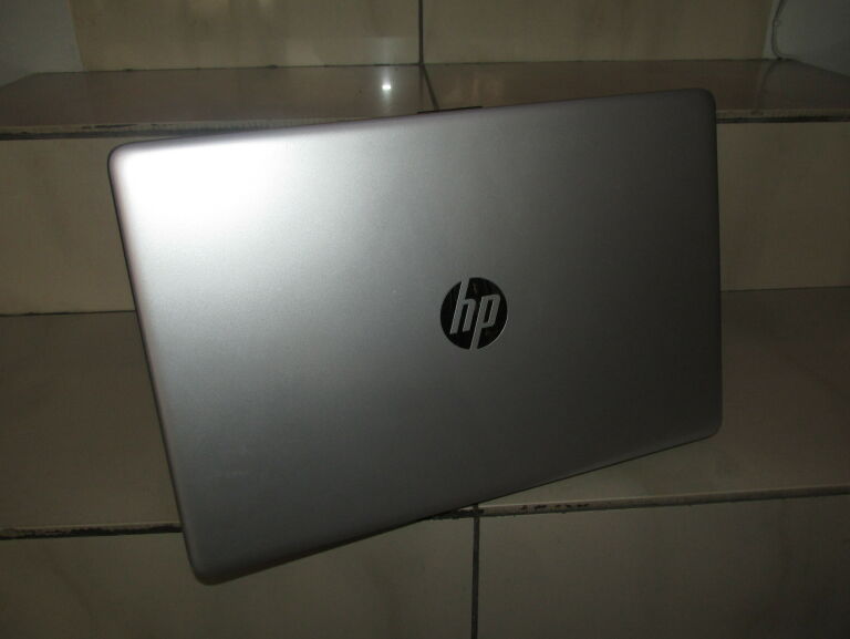LAPTOP HP 15-DB1068NW 8GB/500GB