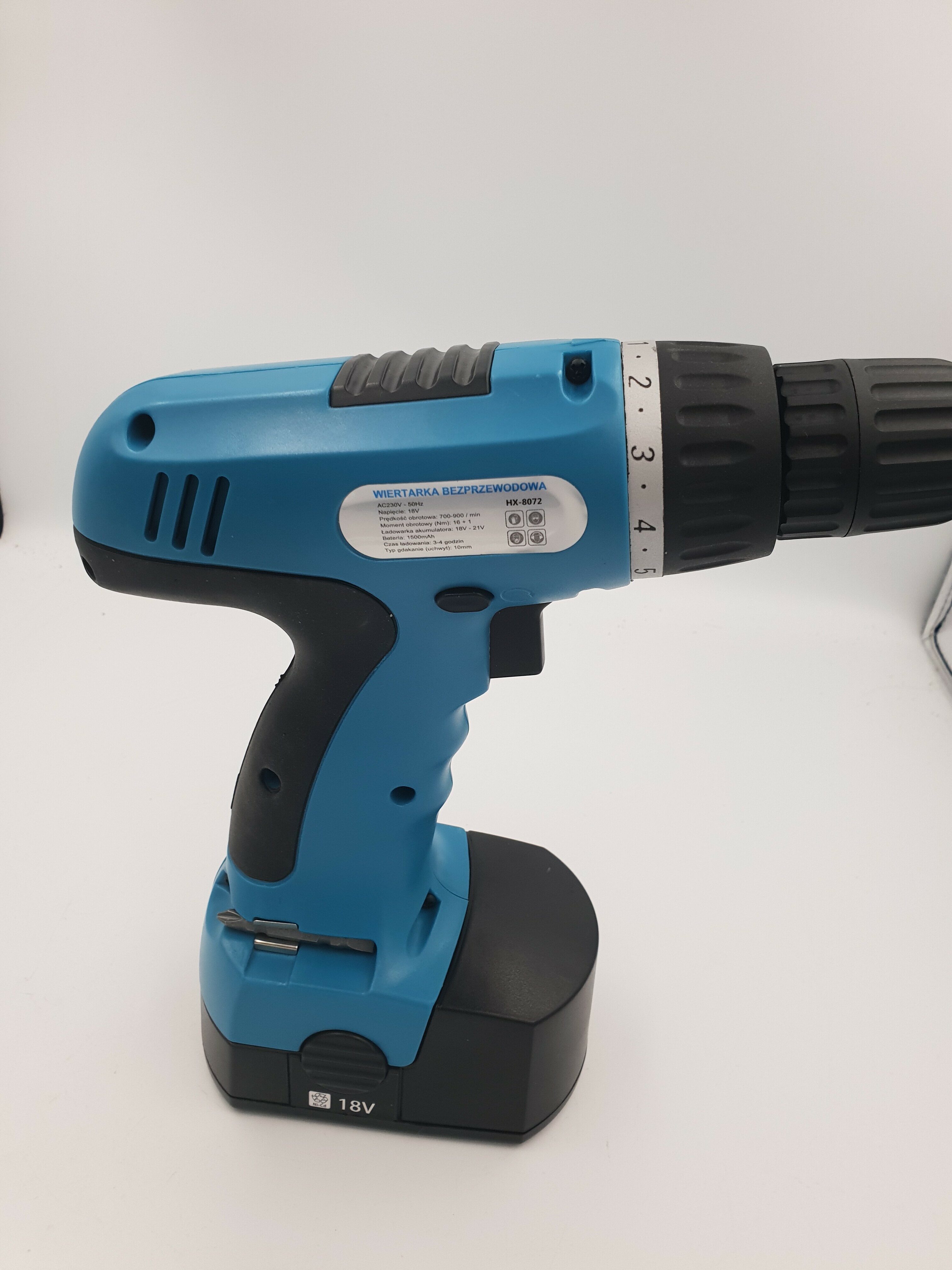 wkretarka-makitta-hx-8072-zasilanie-akumulatorowe