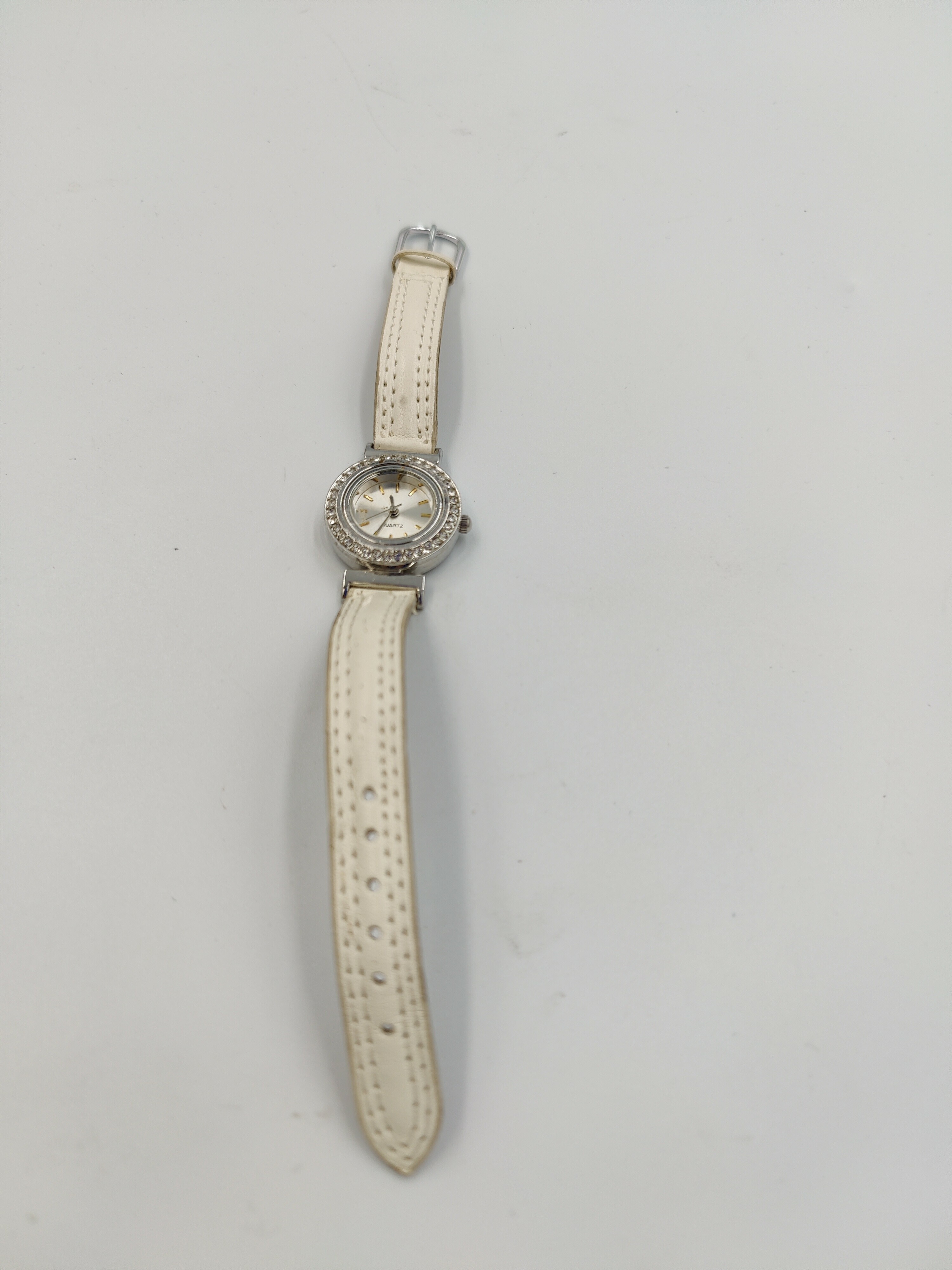 damski-zegarek-quartz-polecamy-rodzaj-analogowe