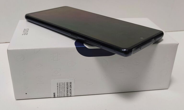 Samsung Galaxy S20 FE UNBOXING 