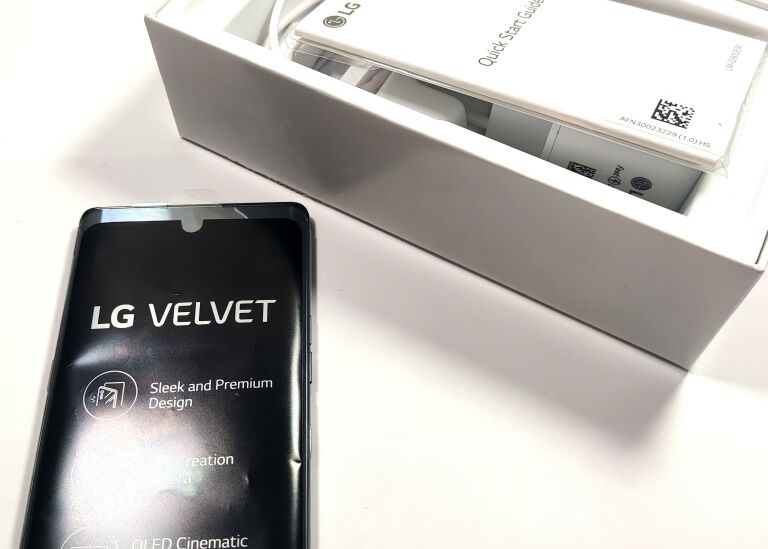 TELEFON LG VELVET