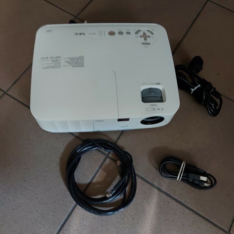 PROJEKTOR NEC NP216
