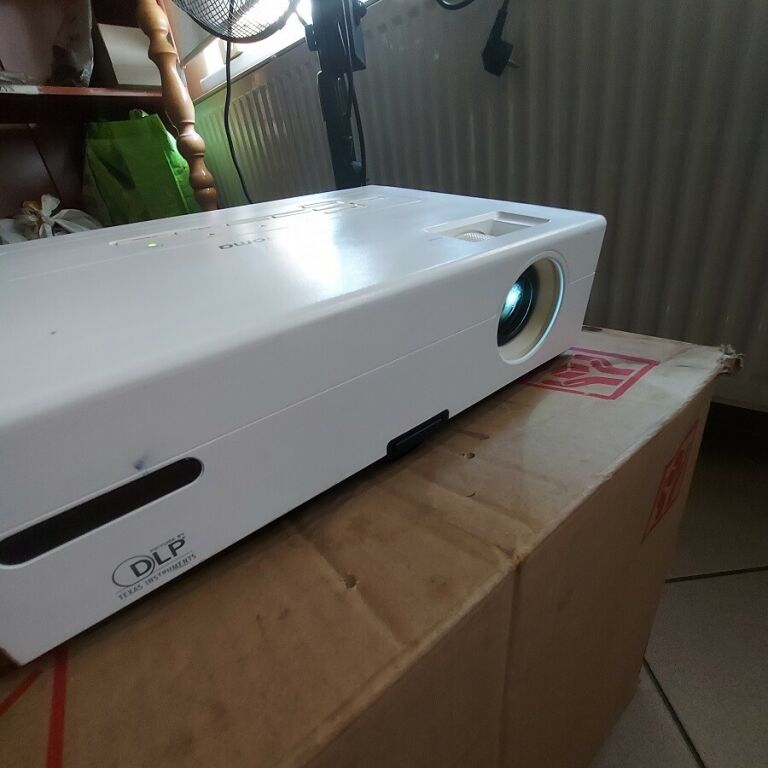 PROJEKTOR NEC NP216