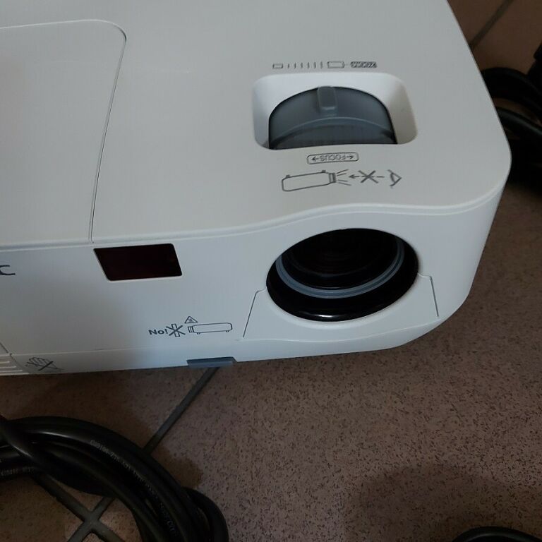 PROJEKTOR NEC NP216