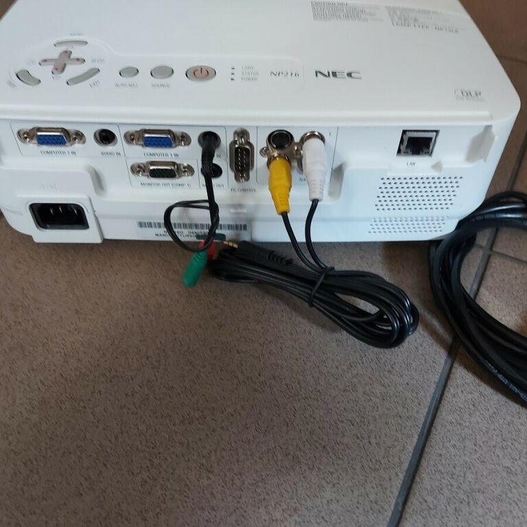 PROJEKTOR NEC NP216