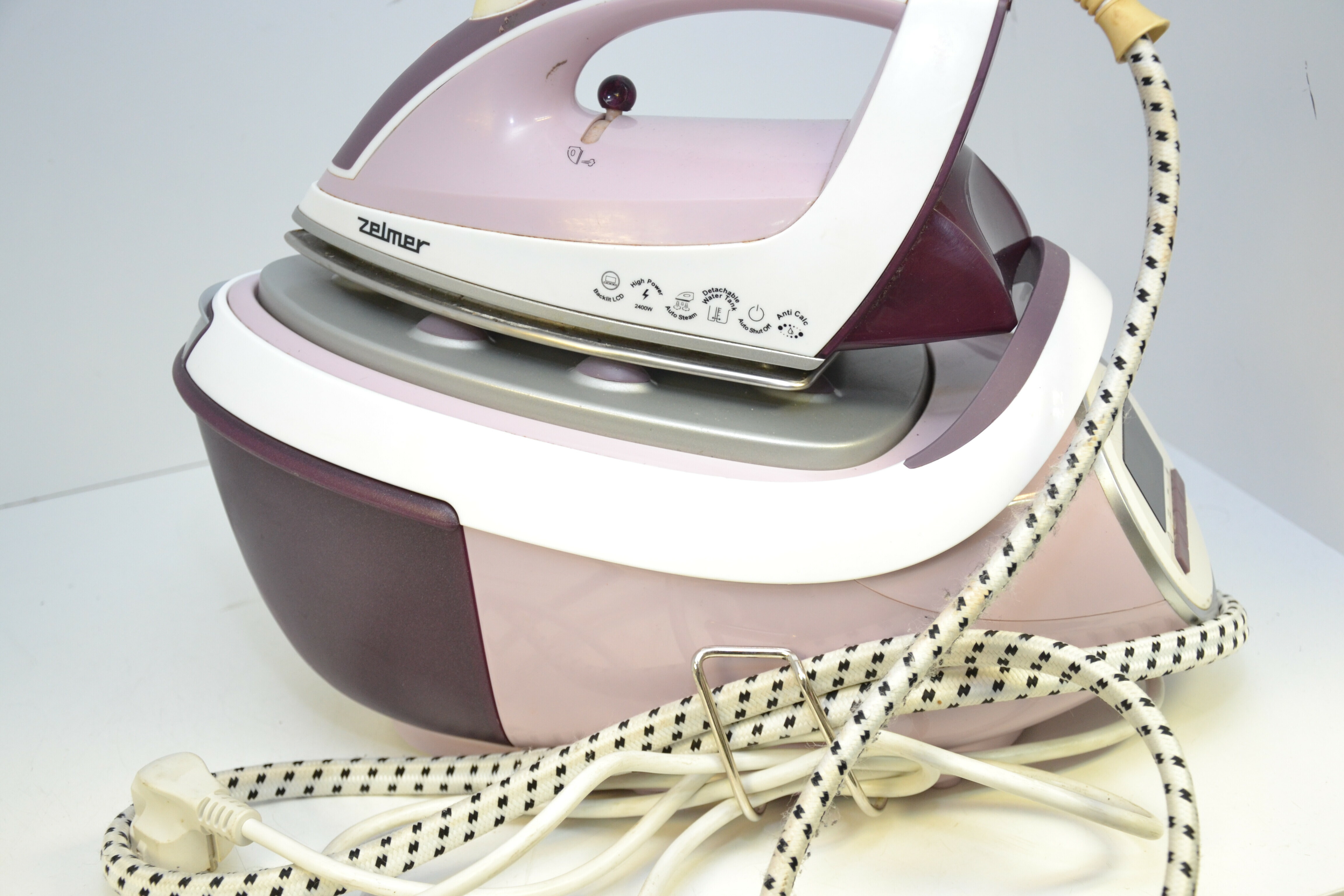 stacja-parowa-zelmer-ir8100-wytwarzanie-pary-1