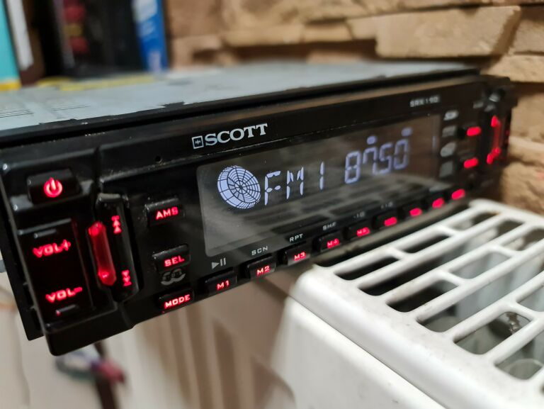 scott-srx-190-usb-aux-radio-samochodowe-rodzaje-odtwarzanych-nosnikow-karta-sd