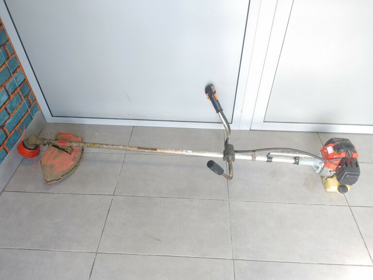 kosa-spalinowa-victus-hunter-bc52-odbior-osobist-tysiaclecia-3539-skarzysko-kamienna