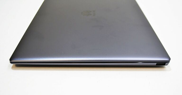 LAPTOP HUAWEI MATEBOOK X PRO + KOMPLET