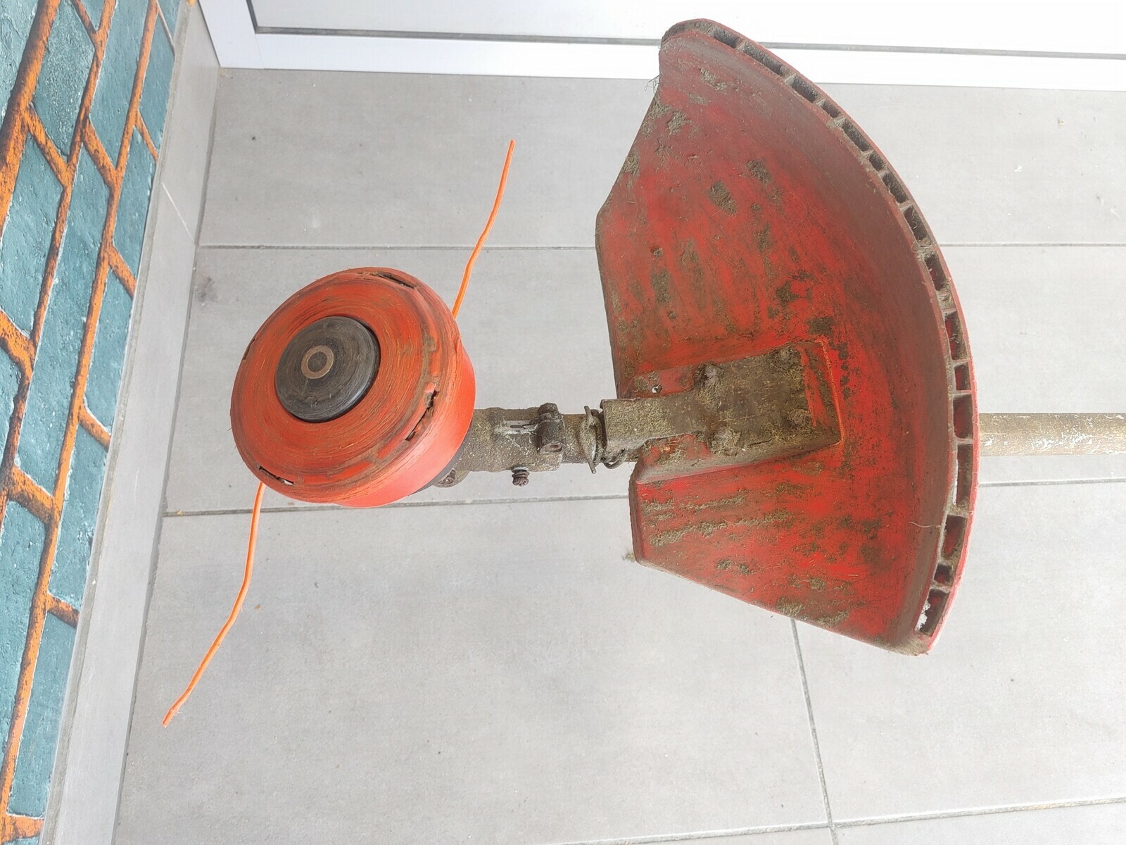 kosa-spalinowa-victus-hunter-bc52-odbior-osobist-marka-victus