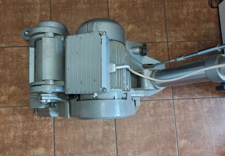 CYKLINIARKA MENZER BSM 750 E