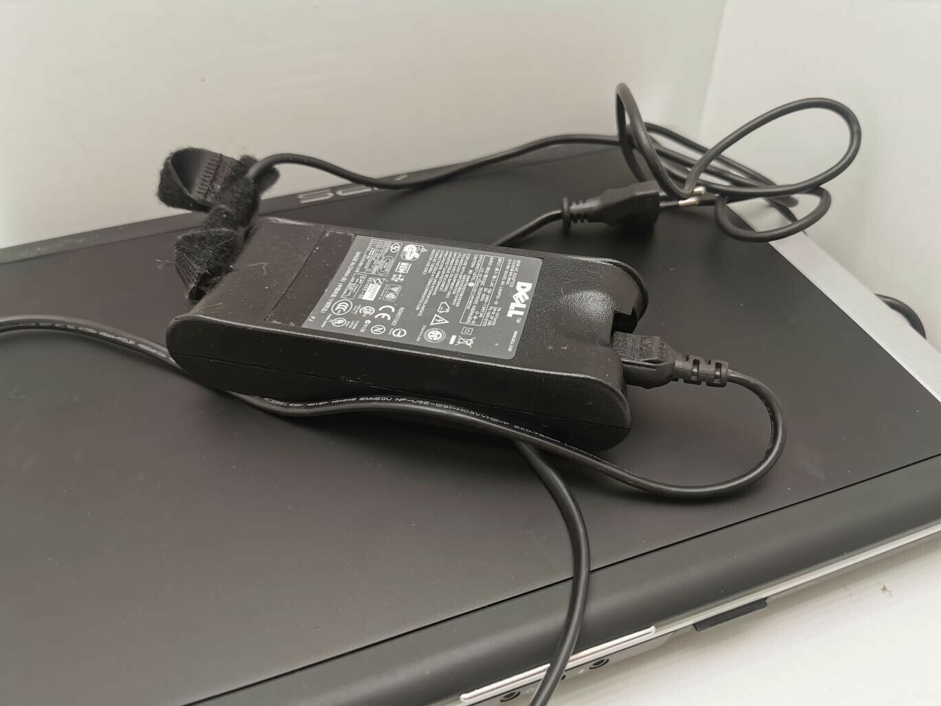 laptop-dell-xps-model-pp28l-uszkodzony-przekatna-ekranu-154