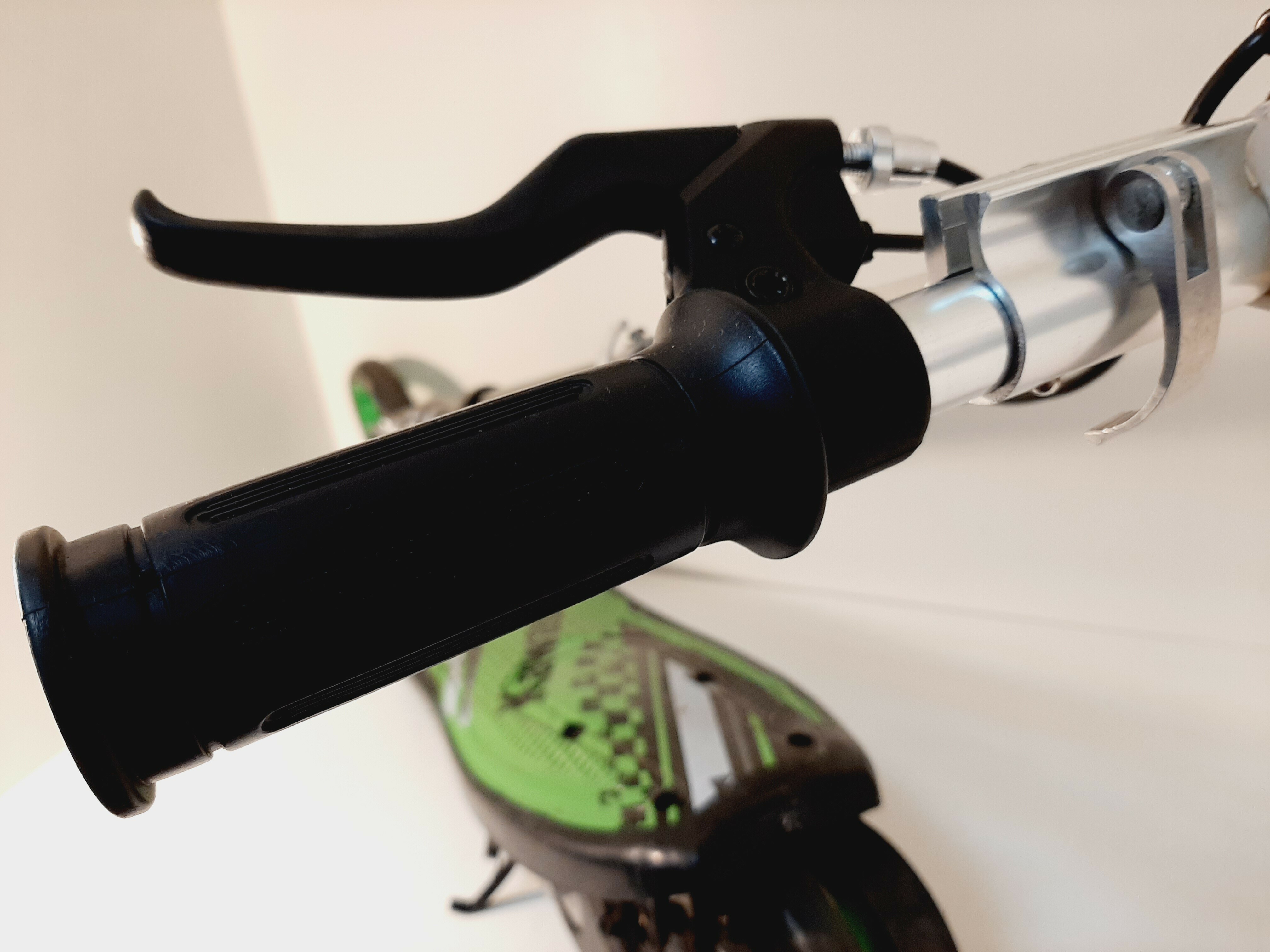 hulajnoga-elektryczna-kawasaki-55-kxfs-stan-uzywany