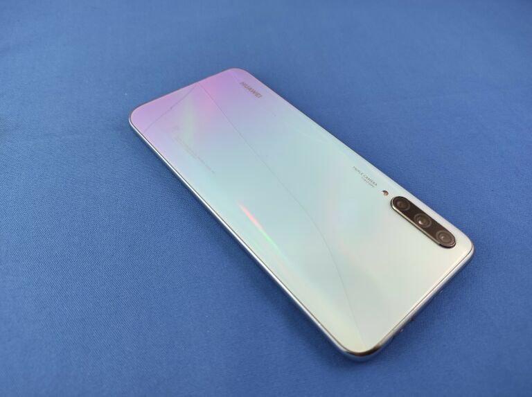 TELEFON HUAWEI P SMART PRO ZBITE PLECY
