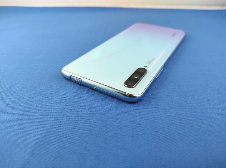 TELEFON HUAWEI P SMART PRO ZBITE PLECY