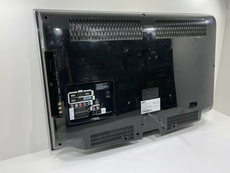 ŚWIETNY TELEWIZOR SAMSUNG 32 LE32B650 PILOT