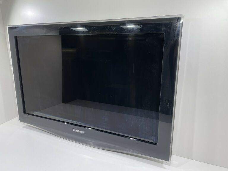 ŚWIETNY TELEWIZOR SAMSUNG 32 LE32B650 PILOT
