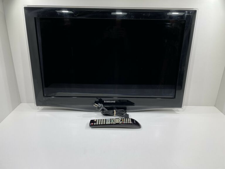 ŚWIETNY TELEWIZOR SAMSUNG 32 LE32B650 PILOT