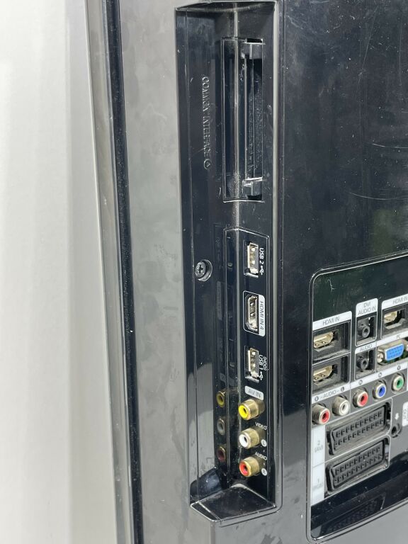 ŚWIETNY TELEWIZOR SAMSUNG 32 LE32B650 PILOT