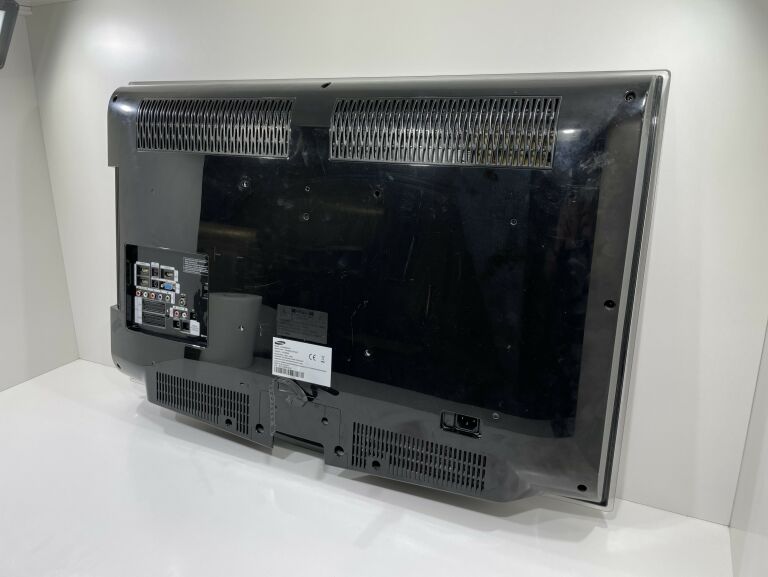 ŚWIETNY TELEWIZOR SAMSUNG 32 LE32B650 PILOT