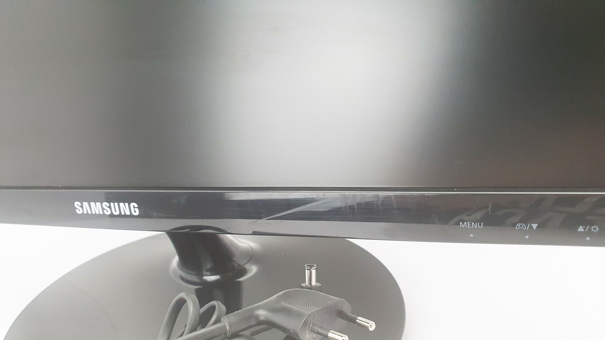 monitor-samsung-s24d330h-24-czas-reakcji-1