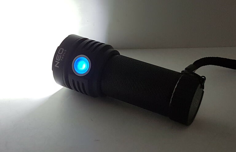 NEO LATARKA AKUMULATOROWA 3300LM USB LED 99-037