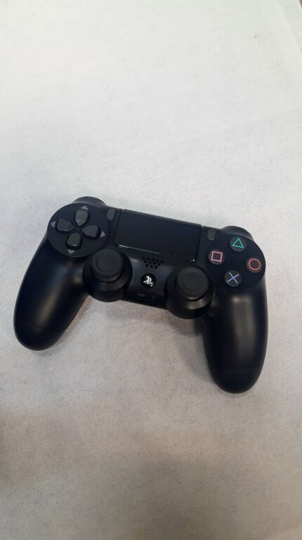 KONSOLA PS4 PRO 1 TB + 1 PAD + OKABLOWANIE