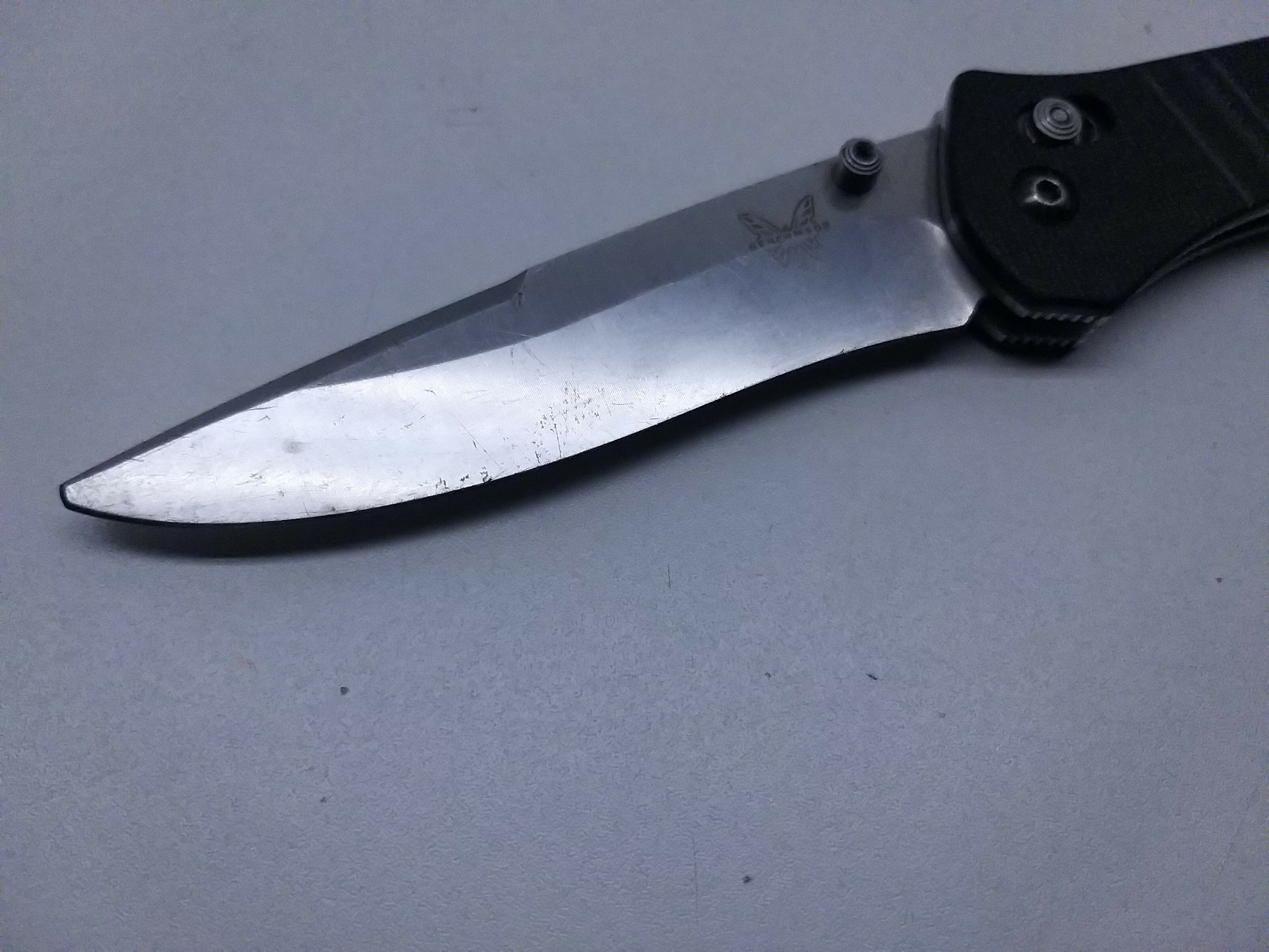 noz-skladany-benchmade-710-d2-mchenry-williams-model-d2
