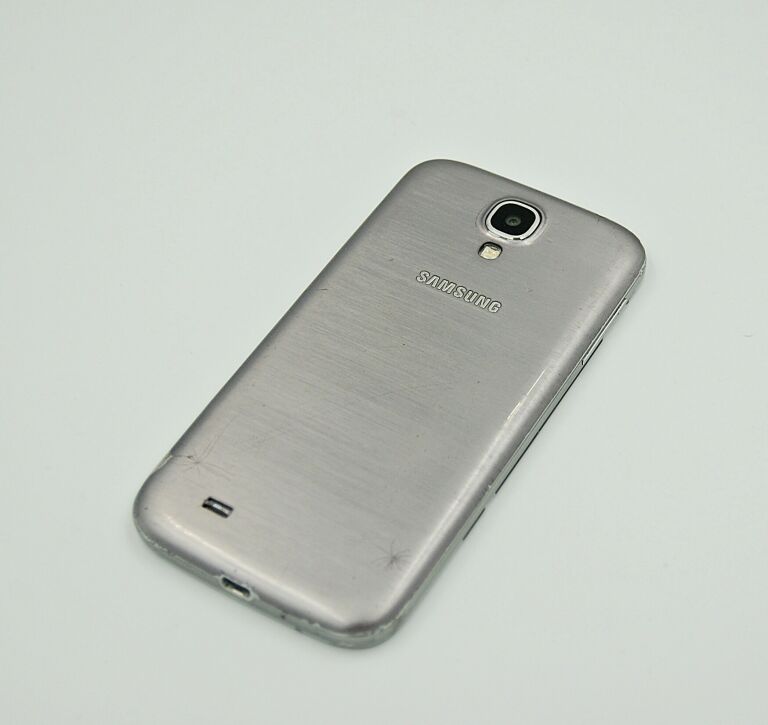 telefon-samsung-galaxy-s4-kolor-srebrny