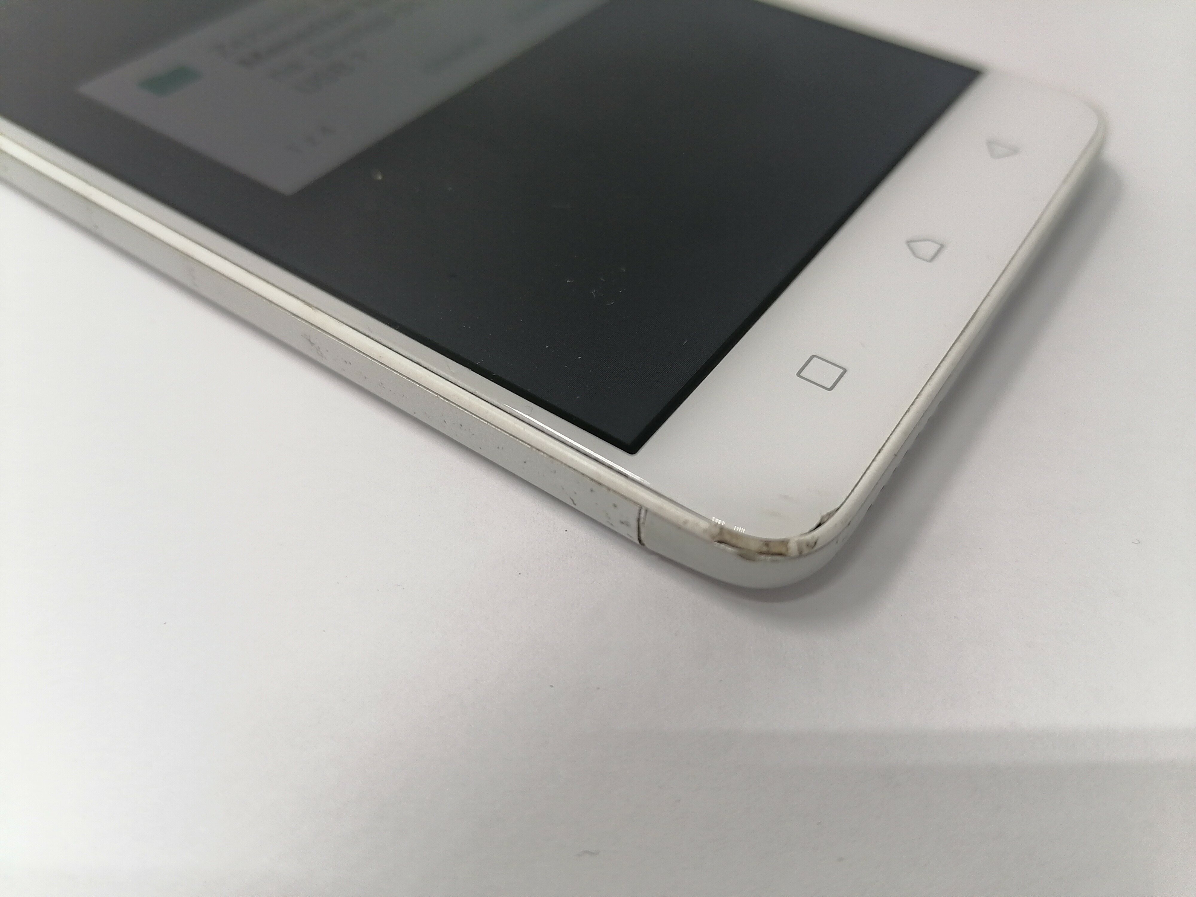 telefon-lenovo-k53a48-3gb32-gb-system-operacyjny-android