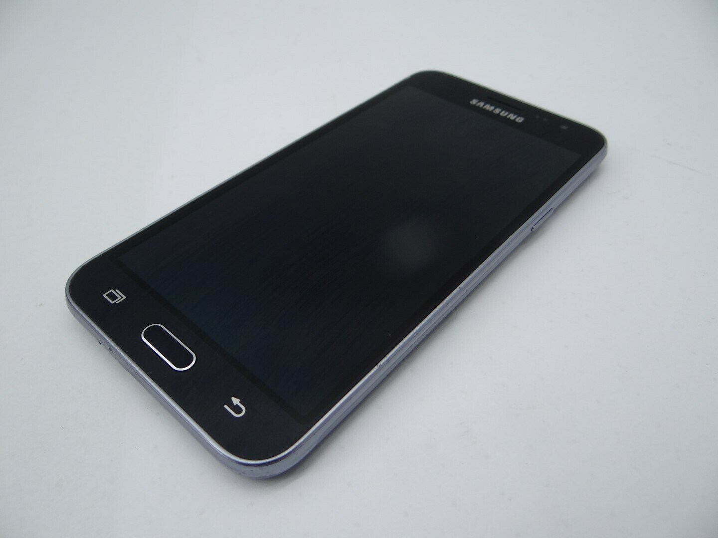 samsung-galaxy-j3-2016-typ-smartfon