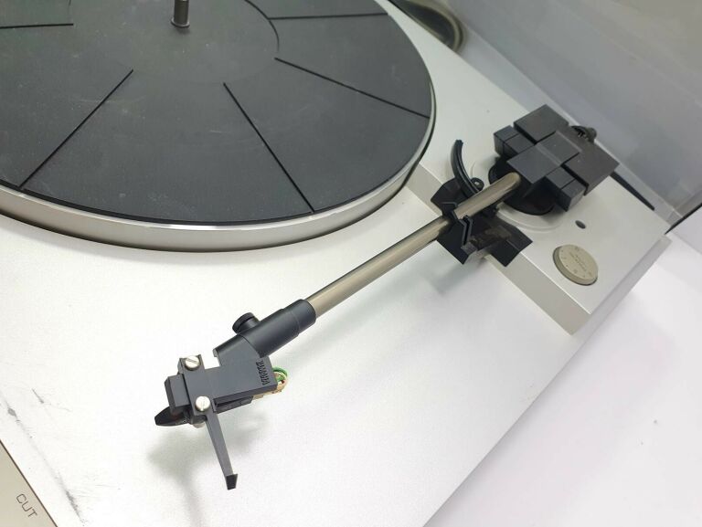 GRAMOFON YAMAHA P-500