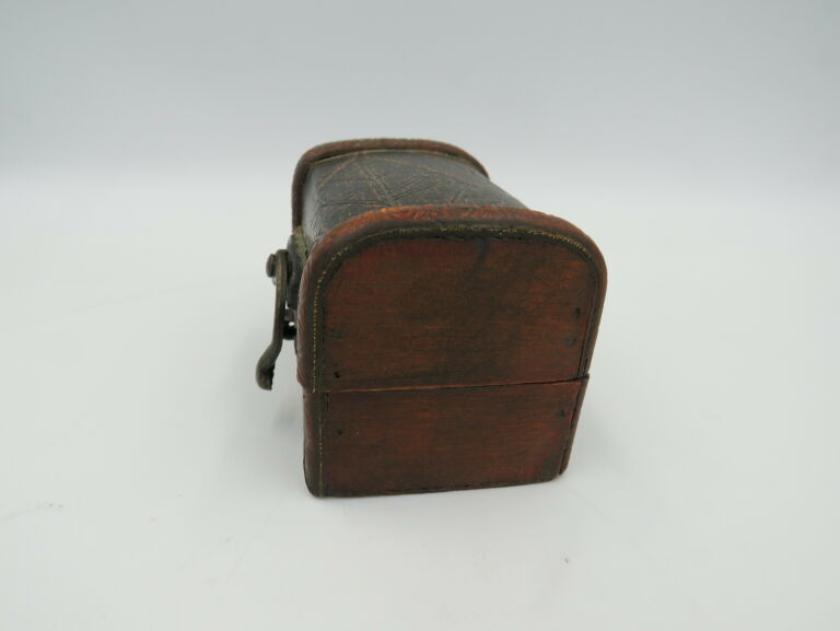 szkatulka-na-bizuterie-stan-uzywany