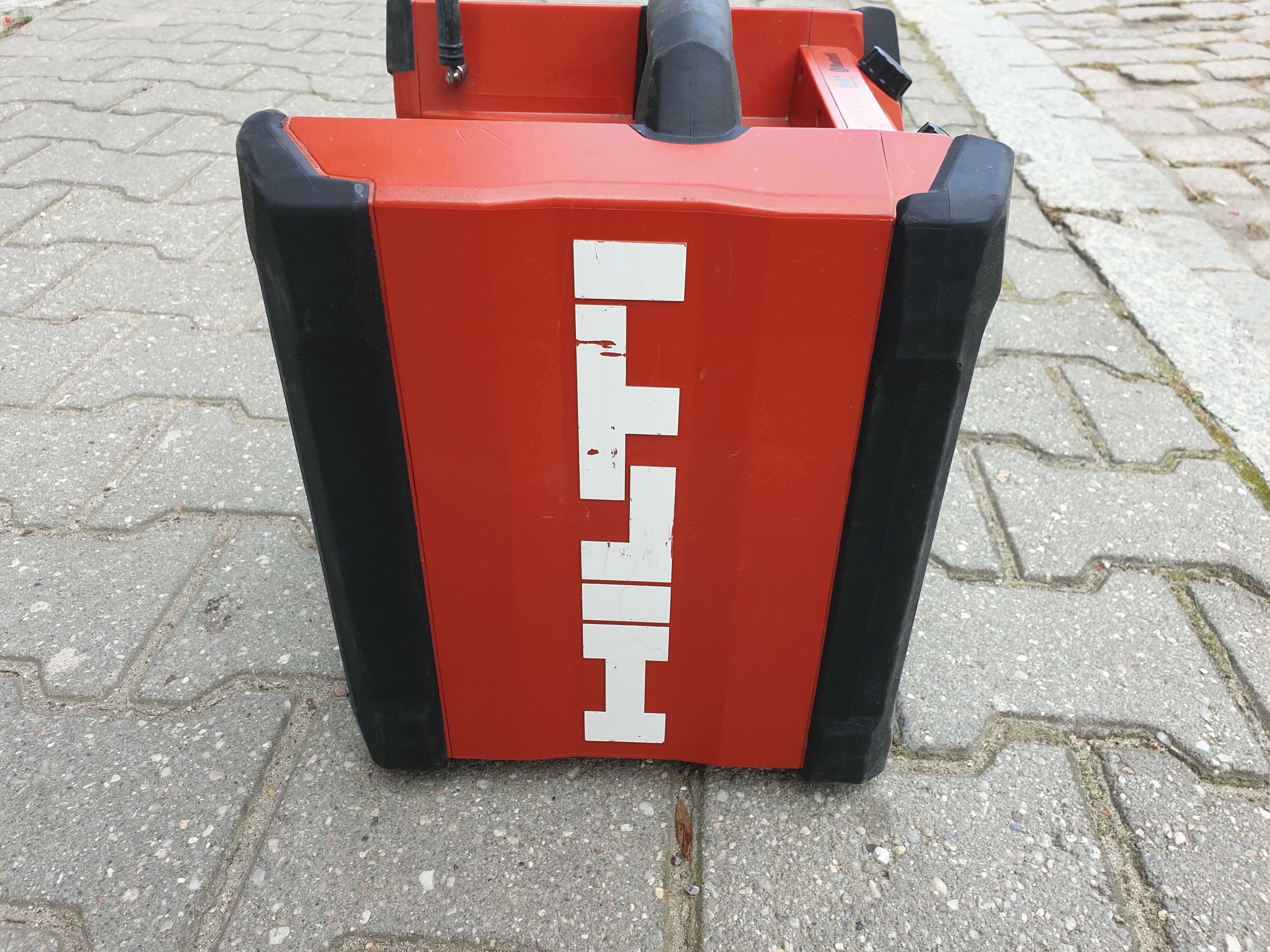 radio-budowlane-hilti-rc-436-dab-stan-bdb-stan-uzywany