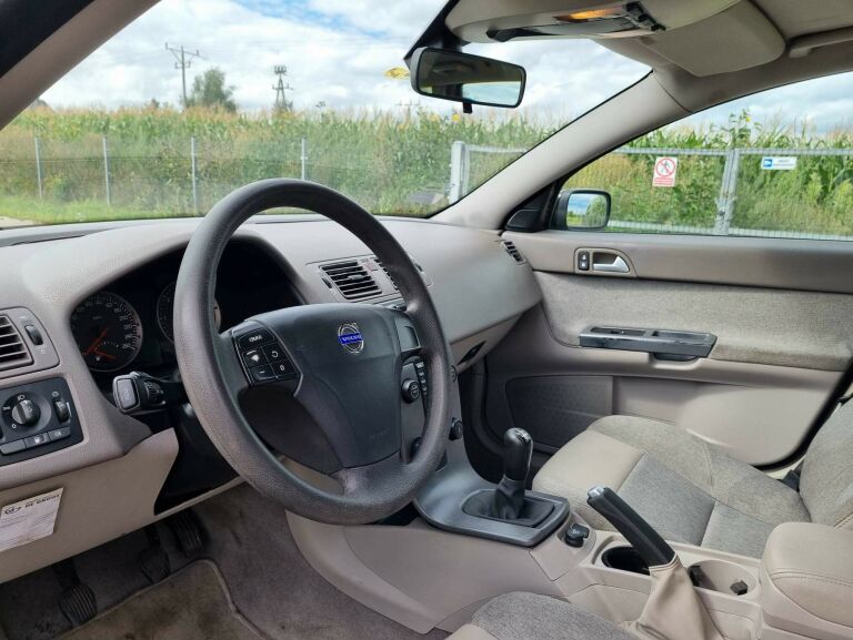 VOLVO V50 KOMBI 2.0 DIESEL 136 KONI Z 2005 ROKU