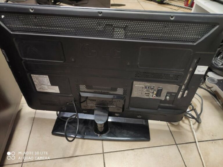 telewizor-lg-32le3300-przekatna-ekranu-cale-32