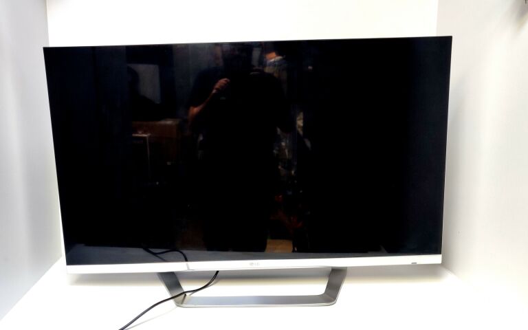 TELEWIZOR LG 47LM670S ODBIÓR OSOBISTY OPIS !!!