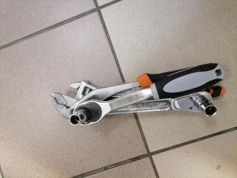 skrzynka-z-narzedziami-kod-producenta-0000