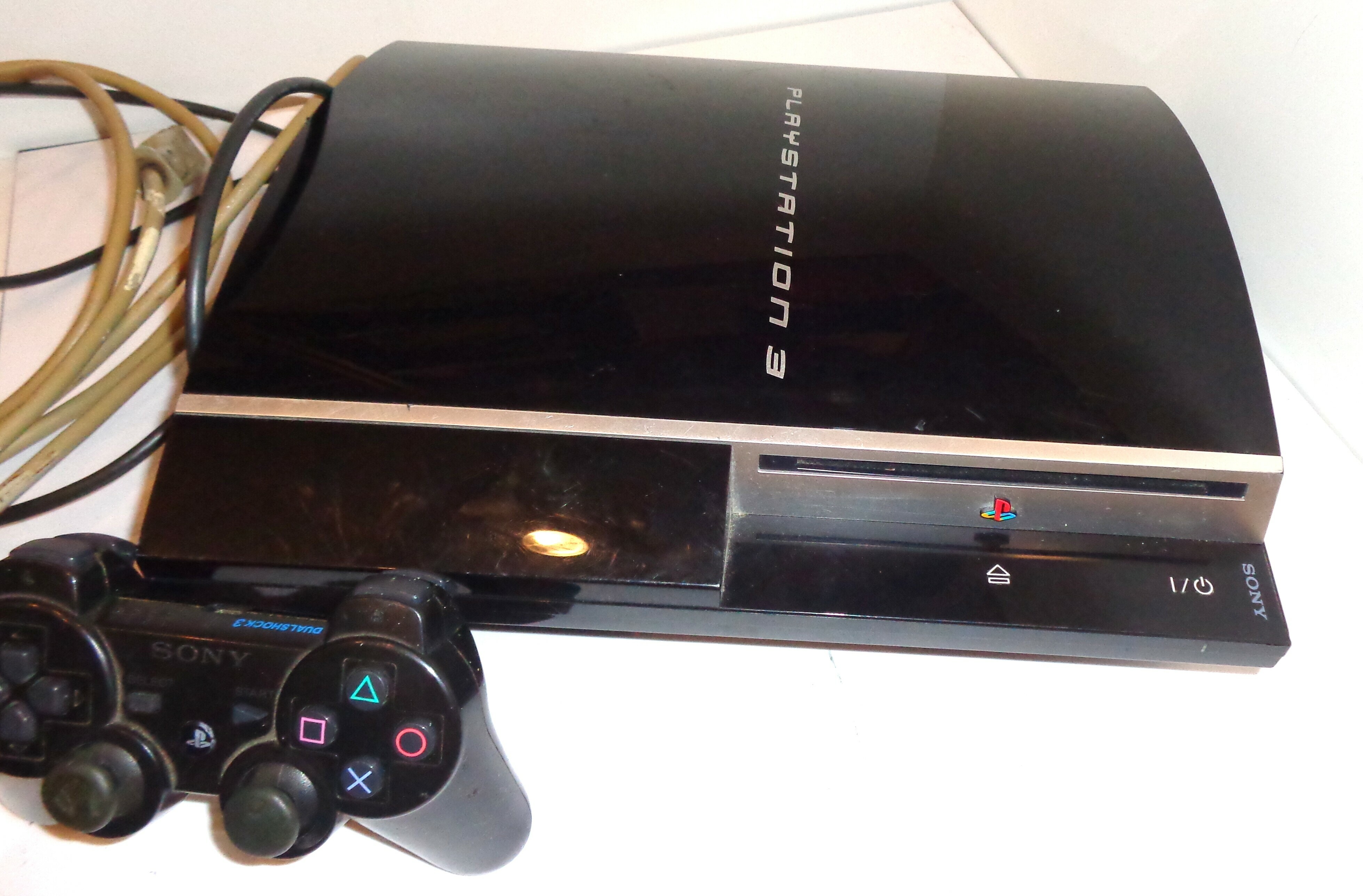 konsola-playstation-3-cechp04-opis-kolor-czarny