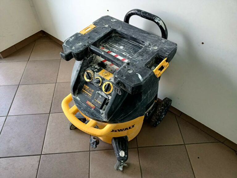 ODKURZACZ DEWALT DWV902M CZYTAJ OPIS