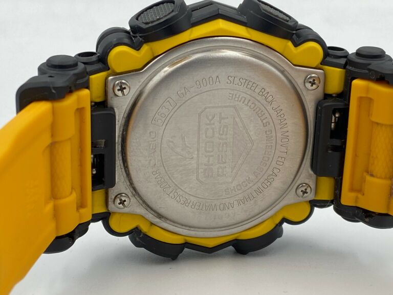 zegarek-casio-g-shock-ga-900a-mechanizm-kwarcowy