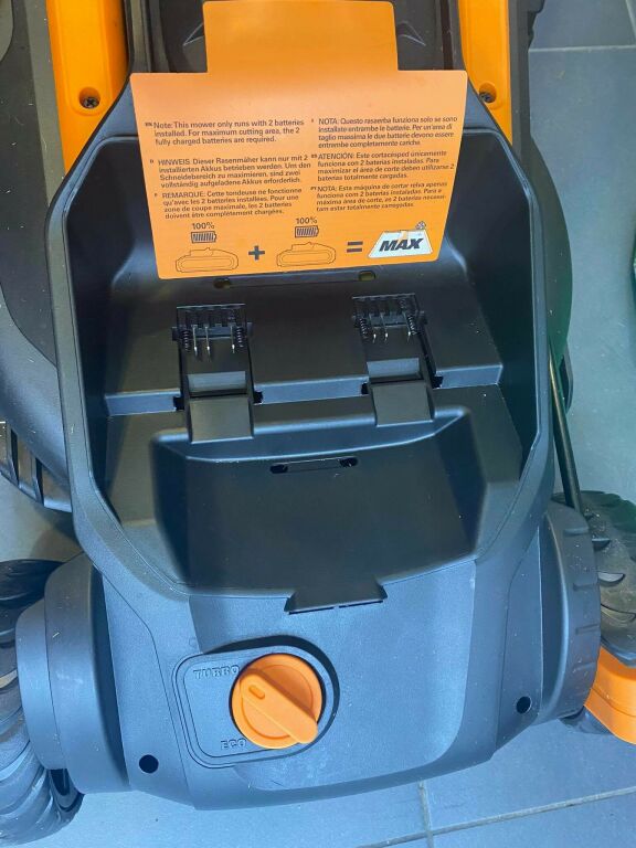 KOSIARKA AKUMULATOROWA WORX WG779E.I 40V