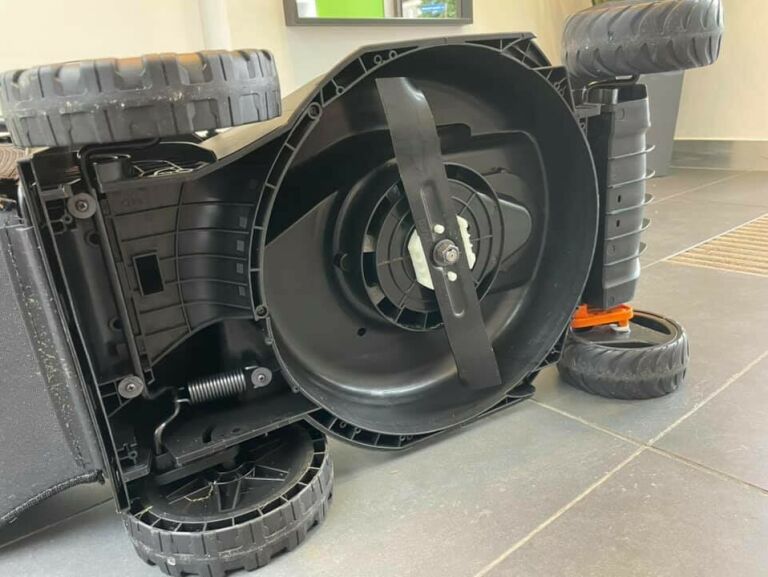 KOSIARKA AKUMULATOROWA WORX WG779E.I 40V