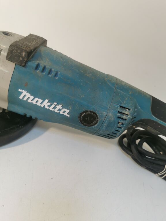SZLIFIERKA MAKITA GA9020 WALIZKA