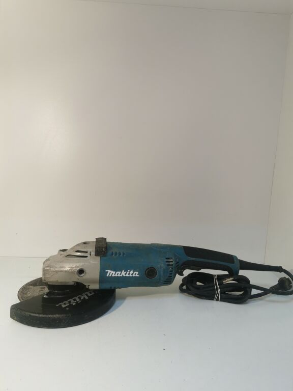 SZLIFIERKA MAKITA GA9020 WALIZKA