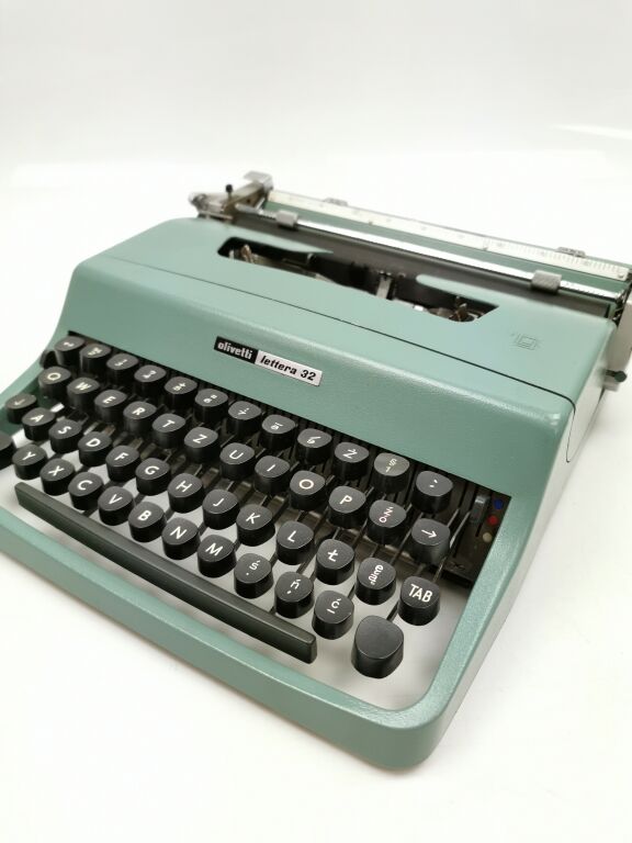 MASZYNA DO PISANIA OLIVETTI LETTERA 32