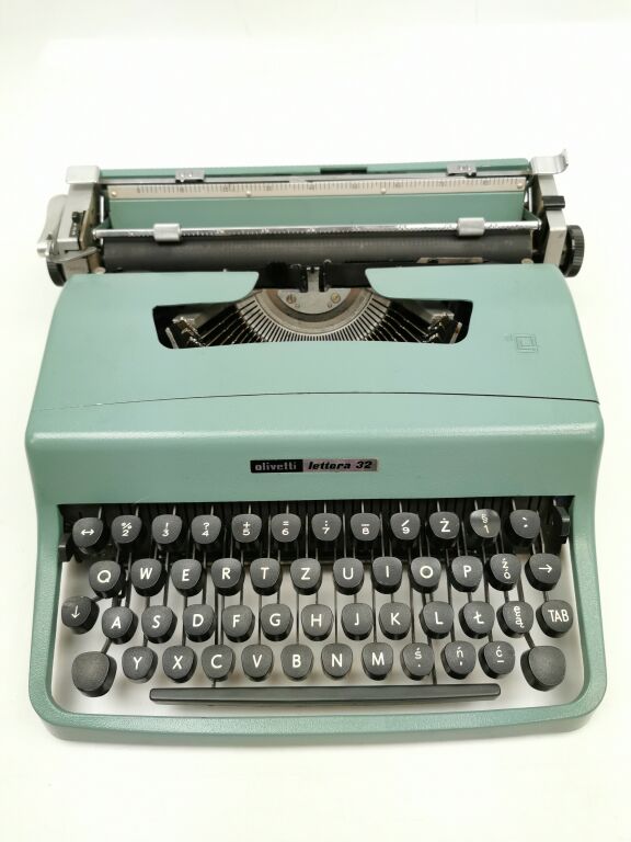 MASZYNA DO PISANIA OLIVETTI LETTERA 32