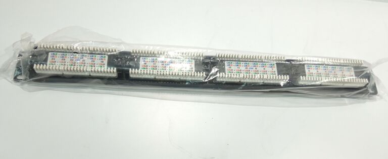 patch-panel-19-24-porty-kat5e-stan-uzywany